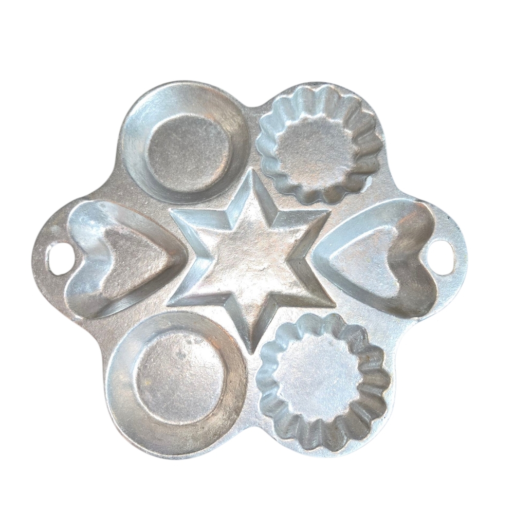 Vintage Cast Aluminum 4 Shape Cookie Biscuit Muffin Candy Etc. Baking‎ Pan Mold